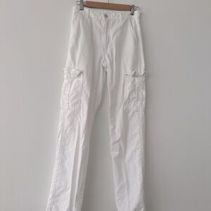 Mango White cargo pants with a baggy, relaxed fit, size 8 #cargopants